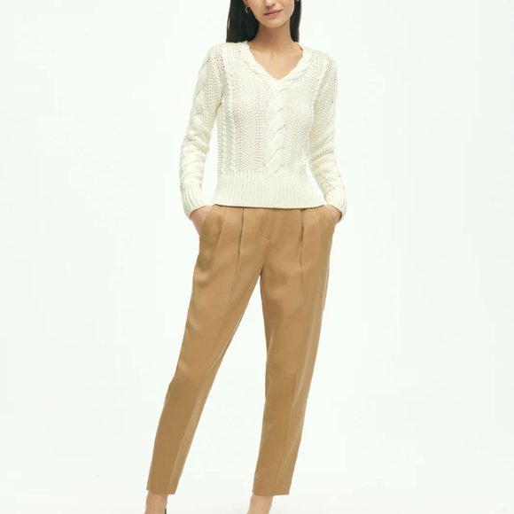 White Cotton Cable Knit V-Neck Sweater (Med) - Picture 4 of 6